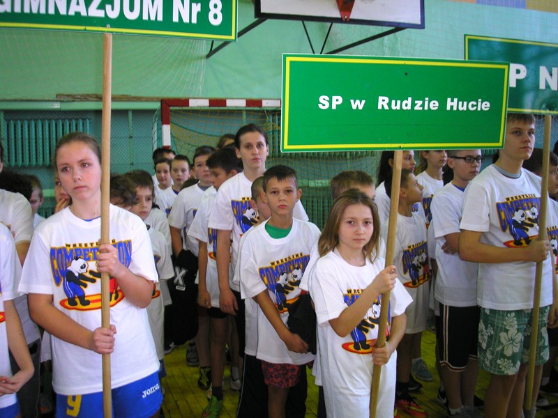 SZKOŁA PODSTAWOWA W RUDZIE-HUCIE NAJLEPSZA
