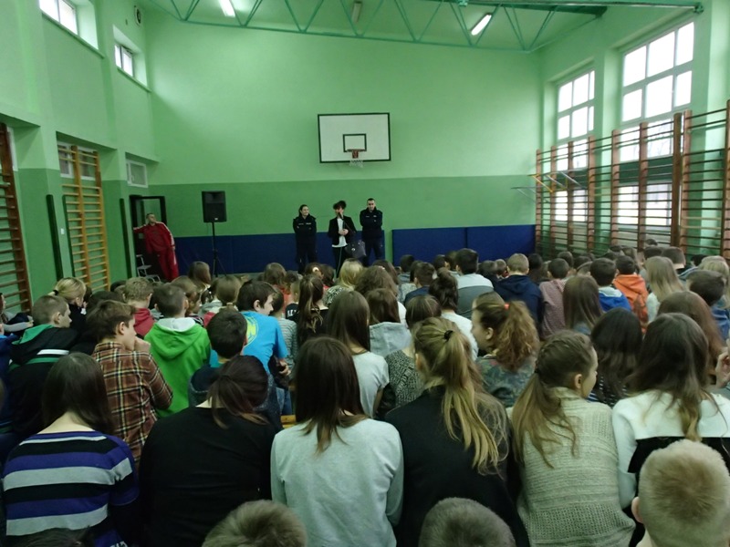 POLICJA W NASZEJ SZKOLE