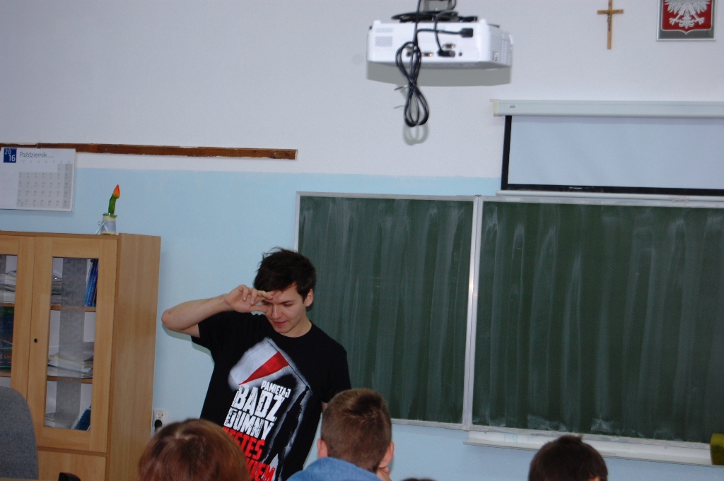 PATRIOTYZM W RÓŻNYCH ODSŁONACH, CZYLI JAK (NIE)ŁATWO ULEC MANIPULACJI?
