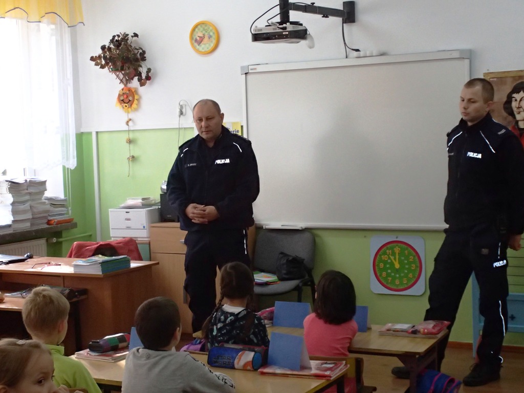 BEZPIECZNY PIERWSZAK W NASZEJ SZKOLE