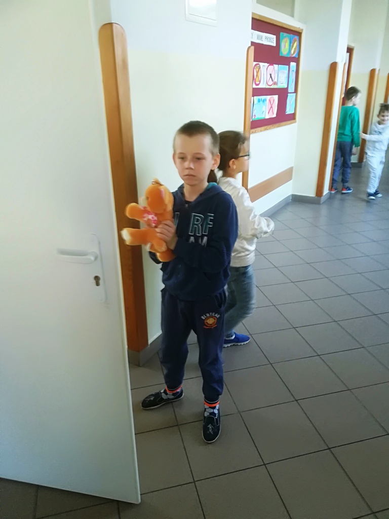 ŚWIATOWY DZIEŃ PLUSZOWEGO MISIA W NASZEJ SZKOLE