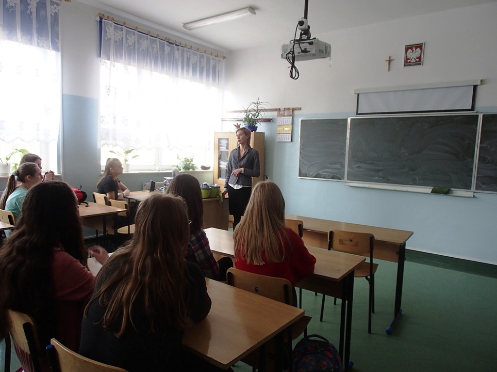 „BABSKIE TEMATY, CZYLI DZIEŃ KOBIET W SZKOLE”
