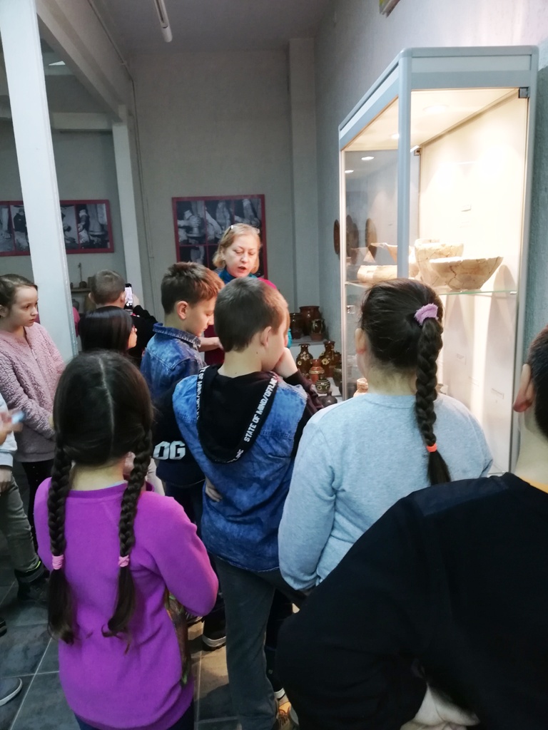 UCZNIOWIE KLASY IIIB Z WIZYTĄ W MUZEUM ZIEMI CHEŁMSKIEJ