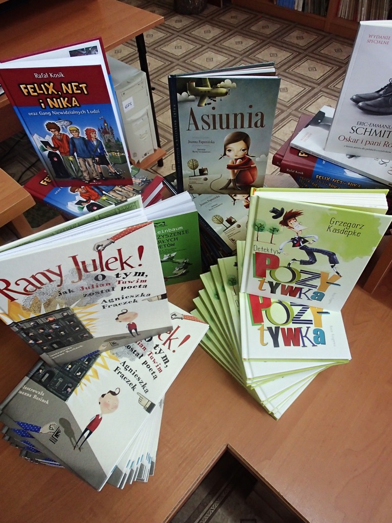 NOWE TYTUŁY W KSIĘGOZBIORZE SZKOLNEJ BIBLIOTEKI