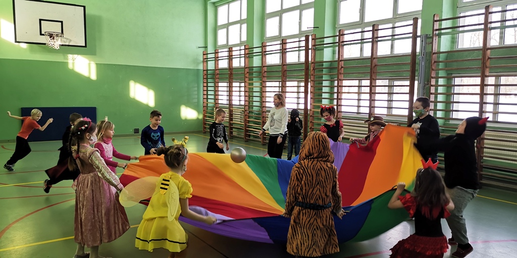 BAL KARNAWAŁOWY W KLASIE 1B