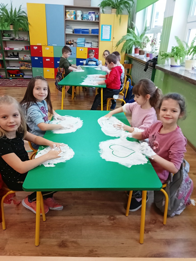 ZABAWY PIANKĄ