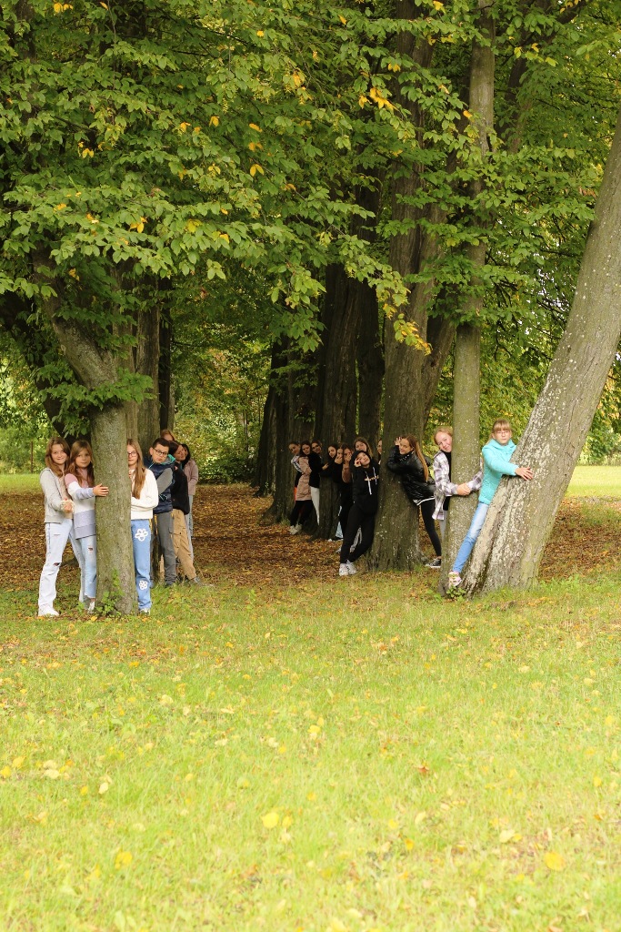 STRAŻNICY LASÓW