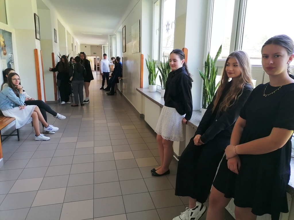 EGZAMIN Z JĘZYKA ANGIELSKIEGO